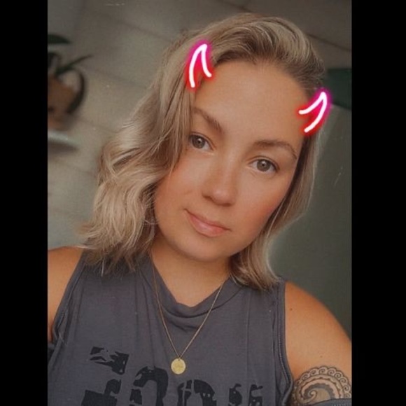 Meet your Posher, Sarah - Picture 1 of 1